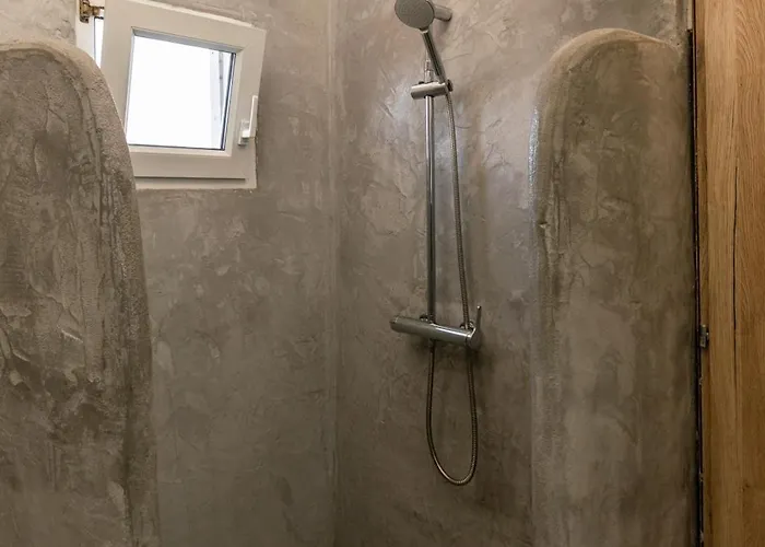 Balkoni Plaka (Milos)