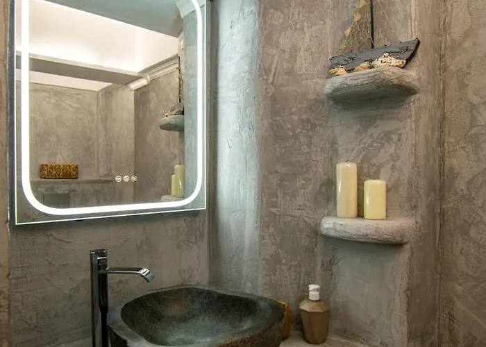 Balkoni Plaka (Milos)