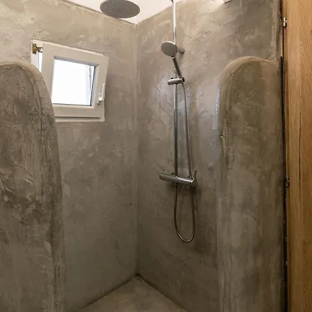 Balkoni Plaka (Milos)