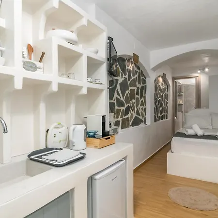 Balkoni Plaka (Milos)